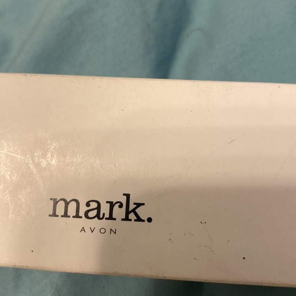 Avon Gold Watch - Picture 6 of 6